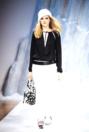 gharani strok - Collection: Autumn - Winter 2002