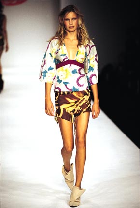 Cotton kimono print kaftan top and animal print mini skirt