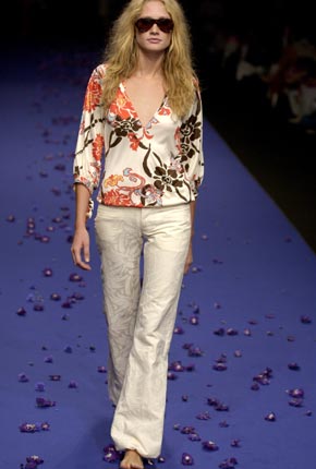 White jersey print round neck top.	Tan & white palm tree pant